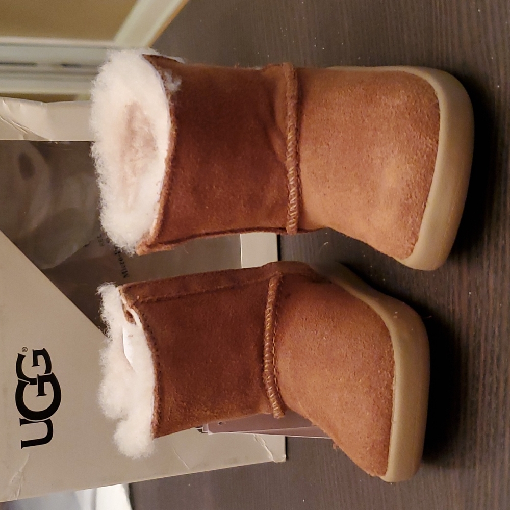 Brand New Baby Uggs Keelan, in Brown